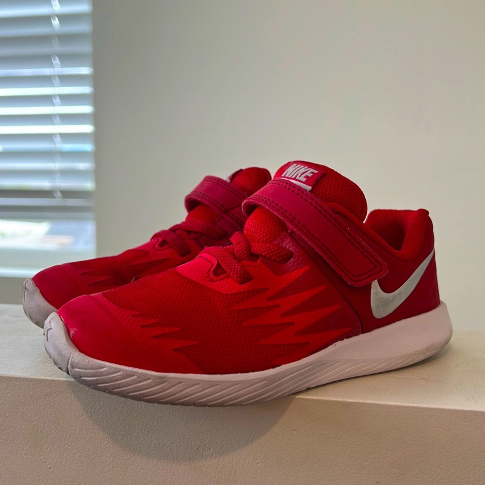 New Boy's Nike STAR RUNNER (PSV) Youth Preschool Sneakers Shoes 907255 600 10C